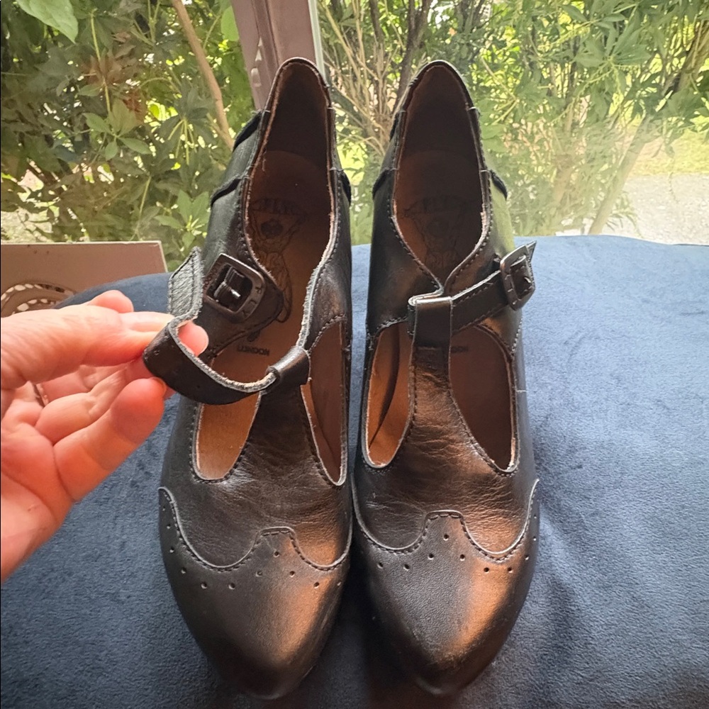Fly London Acer138 Pumps - Picture 9 of 11